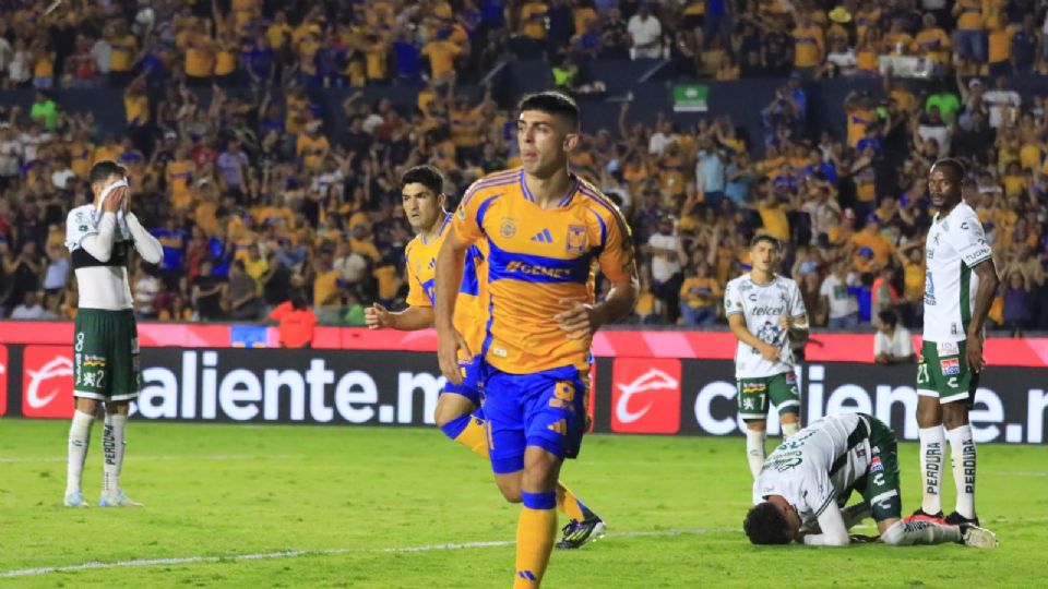 Juan Brunetta celebra su anotación frente a León en partido de la Jornada 10 del Apertura 2024