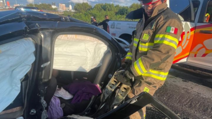 Madre e hija pequeña se estrellan y quedan prensadas en Morones Prieto