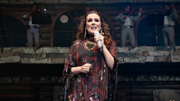 Edith Márquez conquista Monterrey en celebración de sus 25 años de carrera