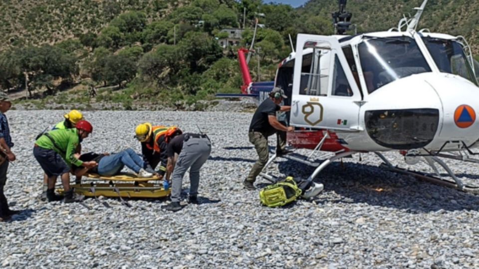 Trasladan en helicóptero a mujer embarazada en Linares