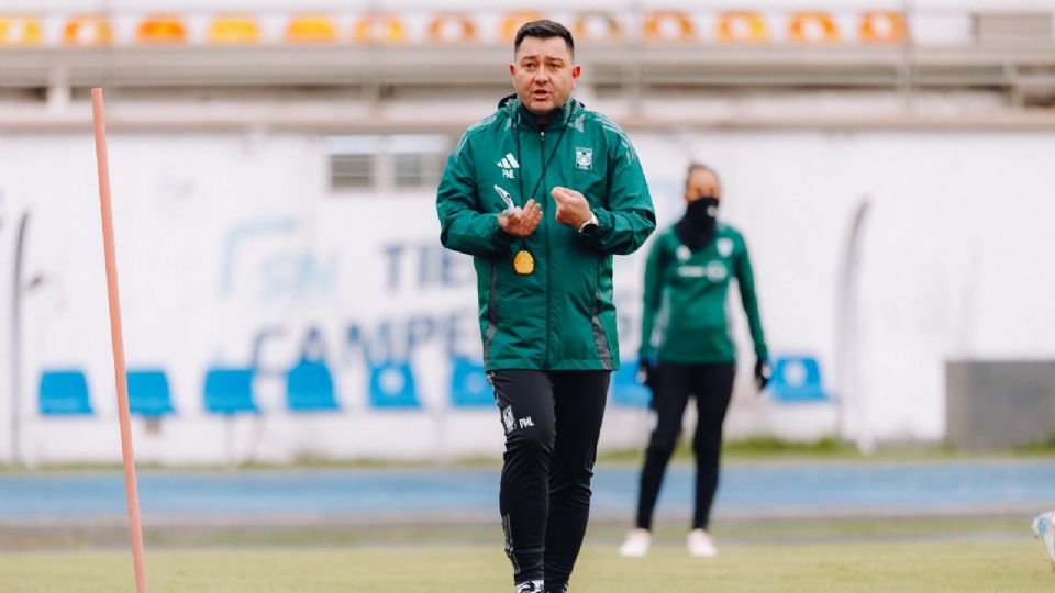 Martínez Losa advierte que Tigres Femenil es el equipo a vencer en la Liga MX Femenil.