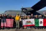 Llegan 72 bomberos mexicanos a California para ayudar a combatir incendios forestales