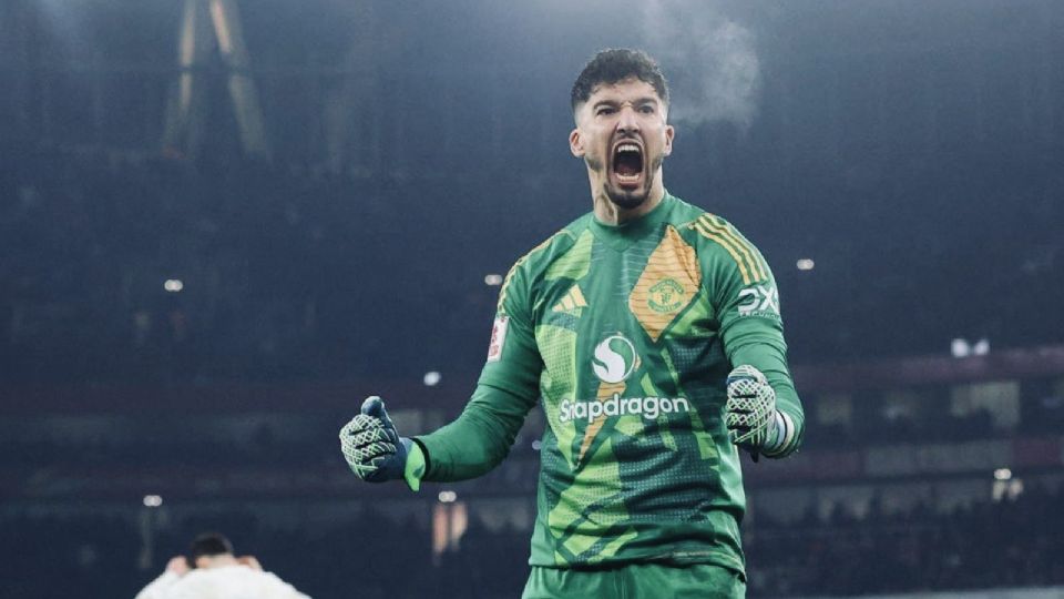 Bayindir para dos penaltis y el Manchester United elimina al Arsenal