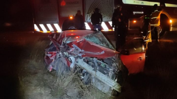 Muere pareja en choque contra tren en Cadereyta