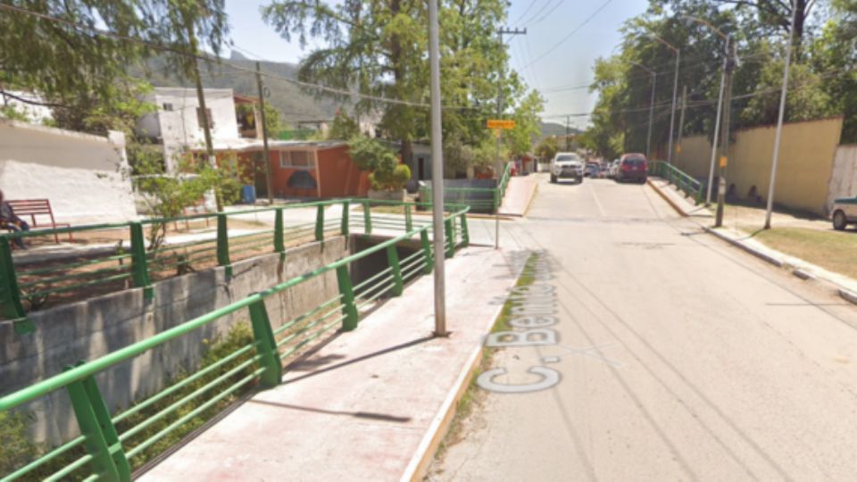 El presidente municipal de Santiago, David de la Peña Marroquín, entregó el recarpeteo y repavimentación de calles en la comunidad de San José, al sur de la cabecera.