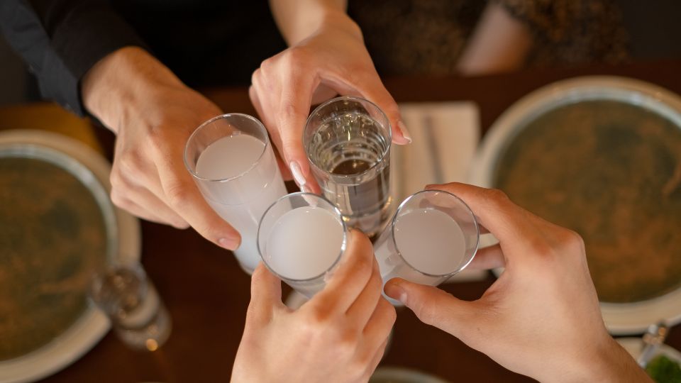 Raki, popular aguardiente de anís turco