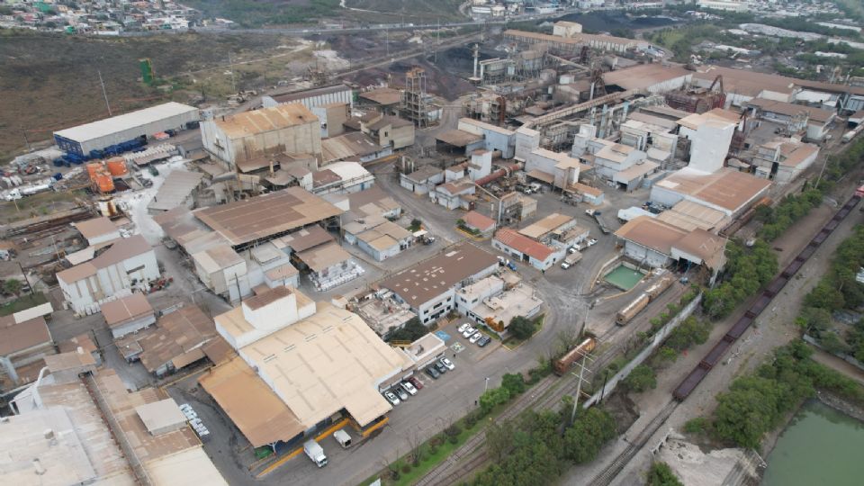 Residentes de San Nicolás exigen a la empresa Zinc Nacional responsabilizarse por emitir contaminantes.