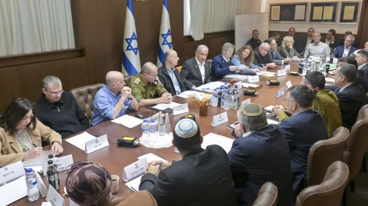 Israel liberará 735 prisioneros palestinos a cambio de 33 rehenes israelíes