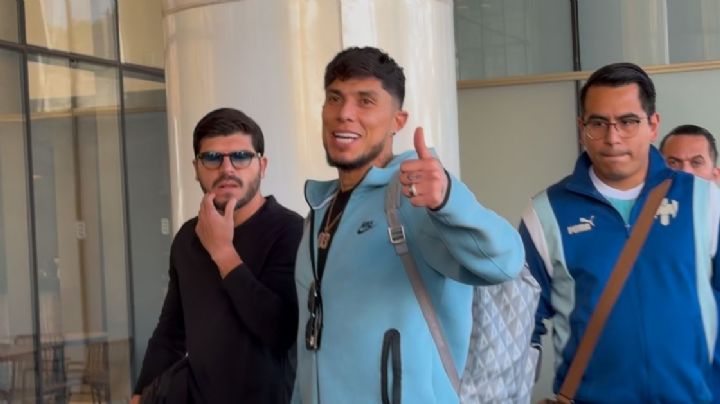 Carlos Salcedo llegó a Monterrey para cerrar su fichaje con Rayados