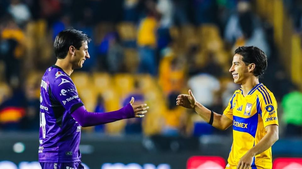 Hermanos Lainez se enfrentan por primera vez en partido oficial