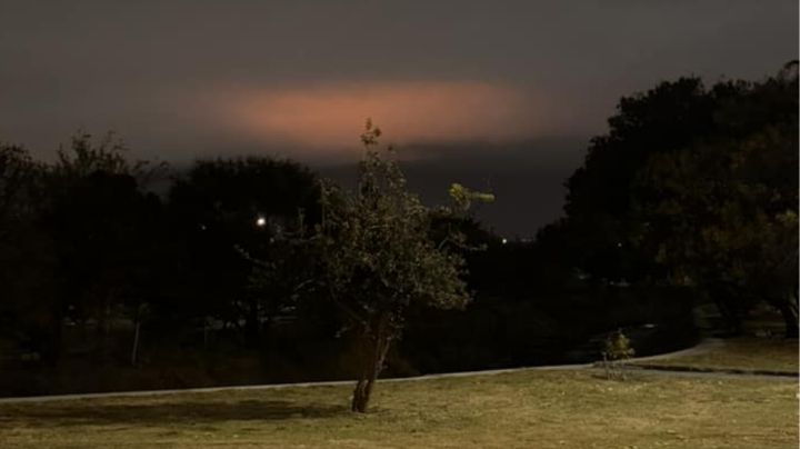 ¿Qué era eso? Aparece luz roja en el cielo de la zona metropolitana de Monterrey