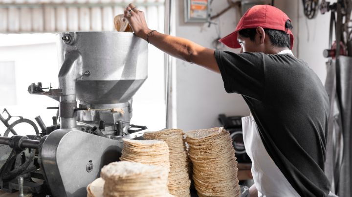 ¡Se pasan! Exhiben a negocio de Monterrey por vender el kilo de tortillas más caro de México