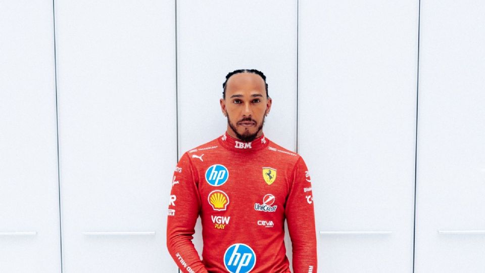 Hamilton se adapta al monoplaza de 2022 antes de la presentación del nuevo coche.