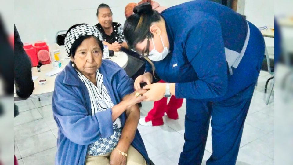 Refuerzan brigadas médicas implementadas por Santa Catarina por bajas temperaturas.