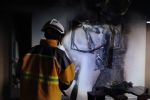 Muere menor tras incendio; dormía con su celular conectado al cargador en NL