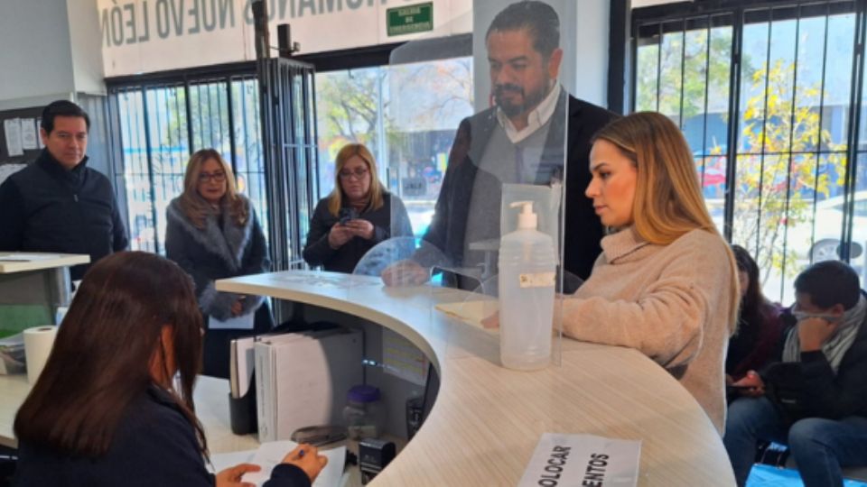 Entregan denuncia ante la Comisión Estatal de Derechos Humanos.
