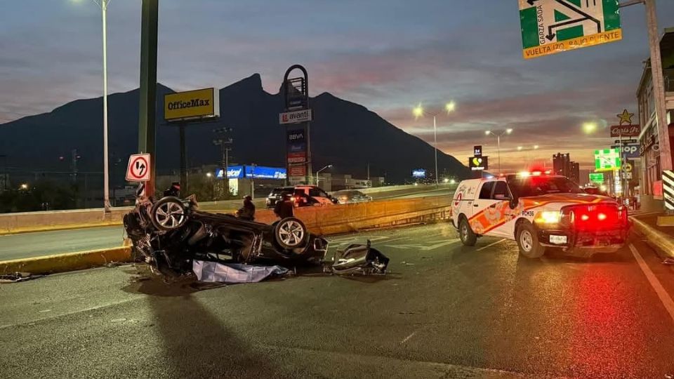 Hombre falleció en un choque en Monterrey.