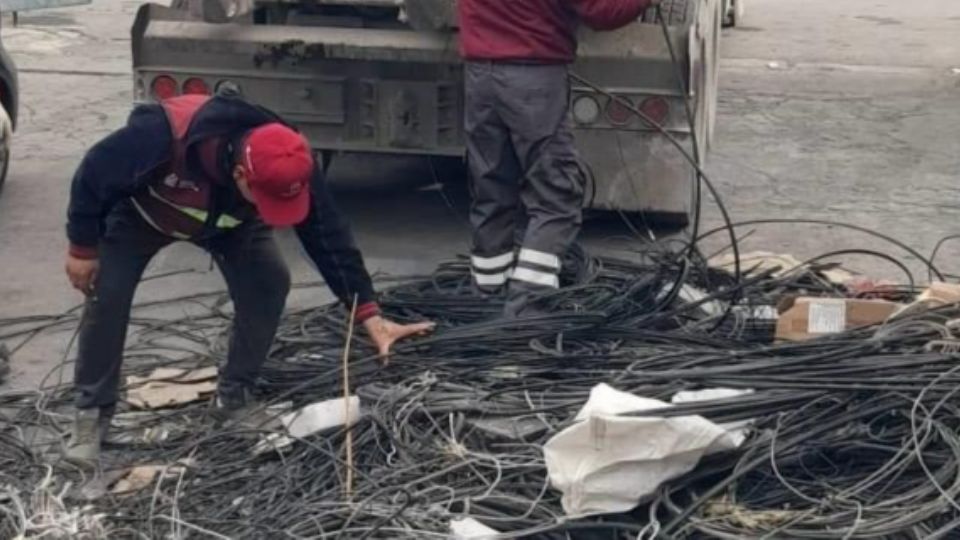 En el último mes, el municipio de Santa Catarina, a través de la secretaría de Servicios Públicos, ha retirado 10 mil metros de cable en desuso.