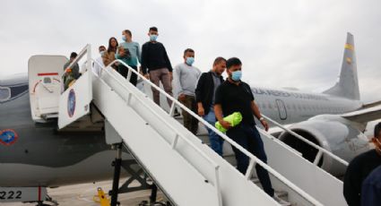 Llegan deportados a Colombia tras conflicto entre Trump y Petro