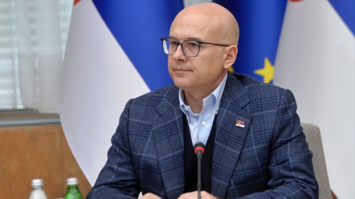 Dimite primer ministro de Serbia ante protestas por presunta corrupción
