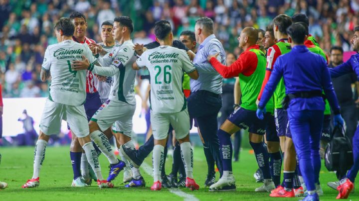 DT de Chivas EXPULSADO por agresión a James Rodríguez ¿Cuántos partidos de suspensión tendrá?