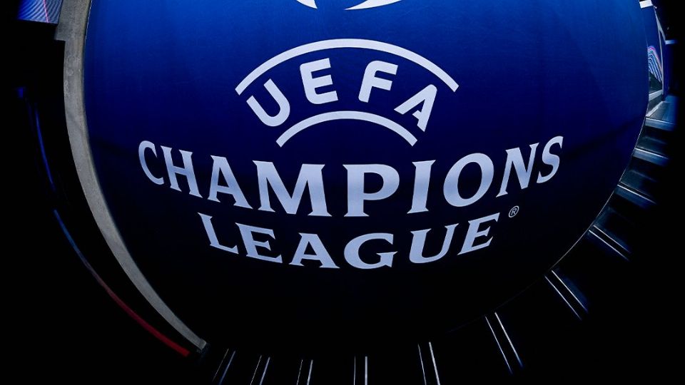 Manchester City y PSG avanzan a eliminatoria para octavos de Champions League
