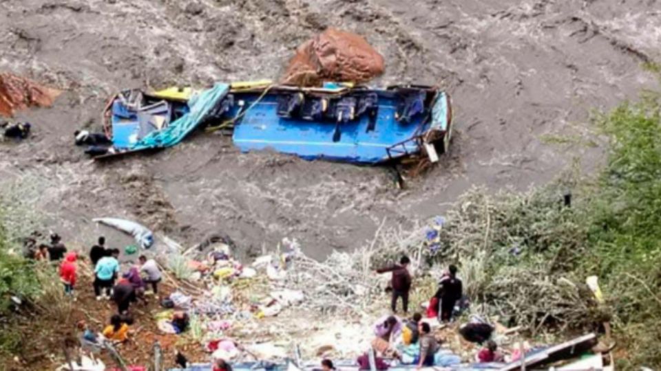 El accidente ocurrió la mañana de este viernes en el kilómetro 120 de la carretera Longitudinal de Conchucos, en el distrito Lucma, ubicado en la sierra de la región de Áncash.