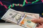 Se dispara el dolar tras anuncio de Trump sobre aranceles a México