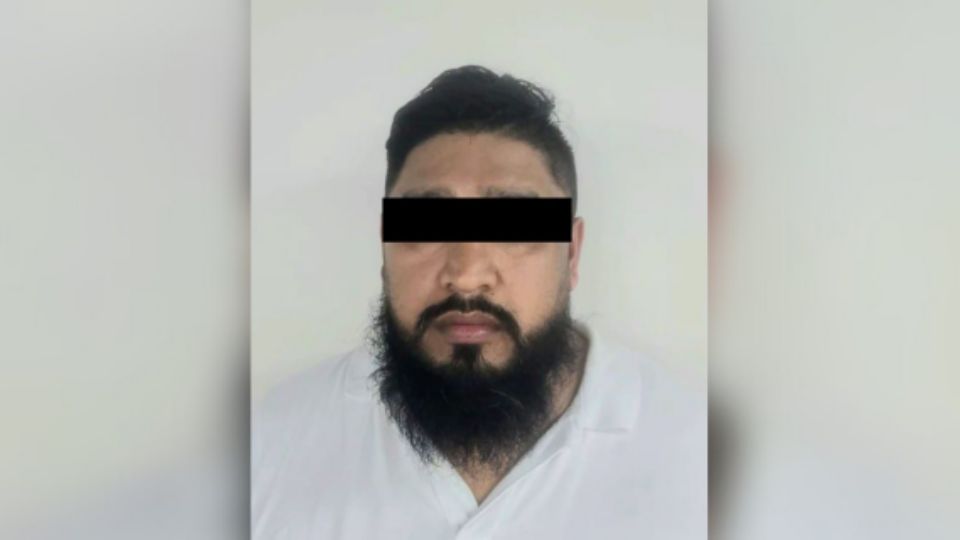 La Agencia Estatal de Investigaciones arrestó en la colonia Urdiales, de Monterrey, a Carlos 'N', de 40 años de edad, por el presunto secuestro y homicidio de un joven en Ciénega de Flores, en 2018.