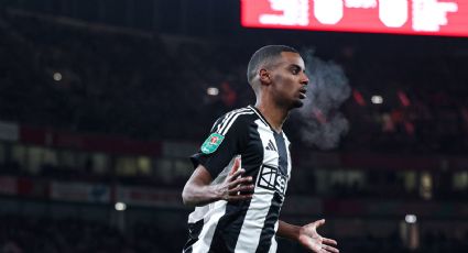 Isak desata la locura en Newcastle: doblete y a un paso de la Final de la Copa de la Liga