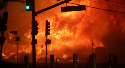 Incendio fuera de control en Los Ángeles fuerza a evacuación de 30 mil residentes