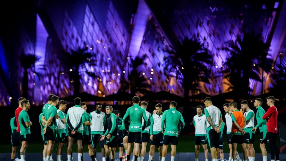 El Athletic Club busca derrotar al Barcelona y avanzar a la Final de la Supercopa