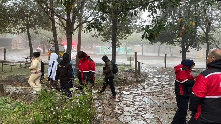Regios visitan Chipinque ante bajas temperaturas en Nuevo León