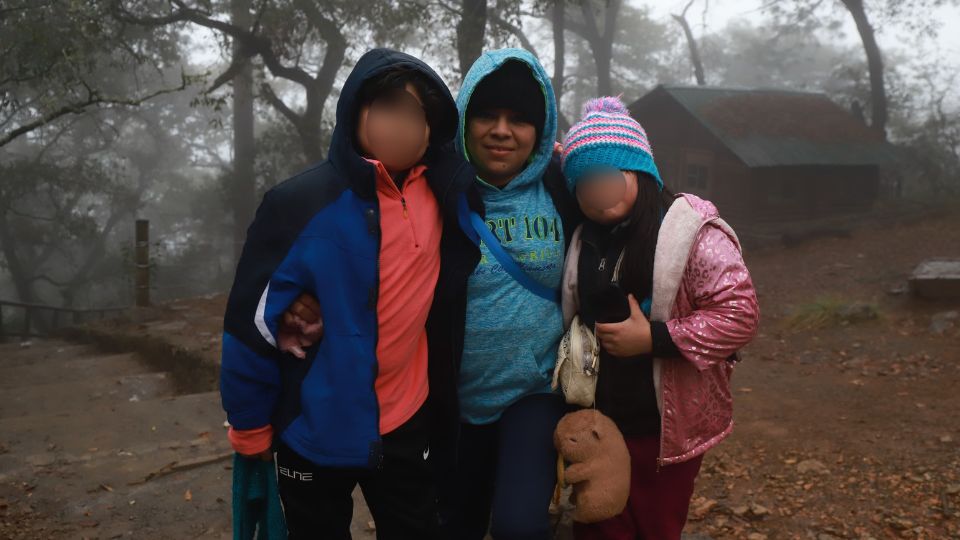 Familia pasea en el Parque Chipinque hoy jueves