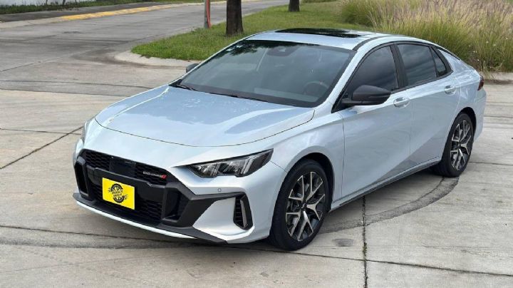 Prueba de manejo: Primer contacto con Dodge Attitude R/T versión Sport