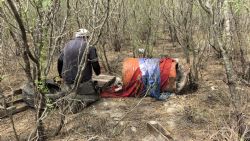 Hallan barril con restos óseos cerca del ejido La Retama