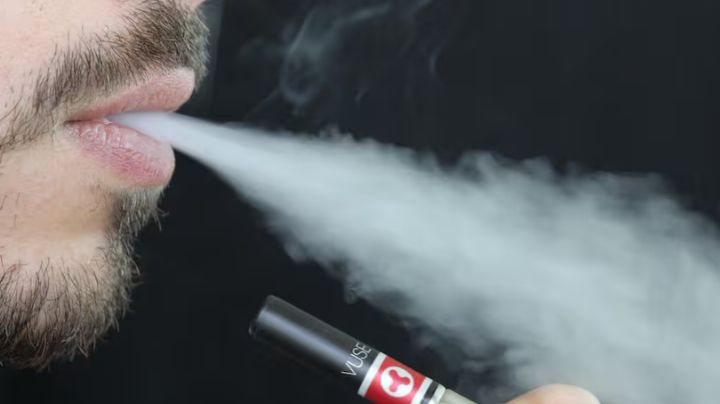Aunque están prohibidos, venta y uso de vapeadores no se detienen en NL