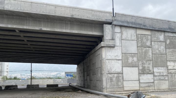 Admite Santa Catarina que entrega mega puente de forma incompleta