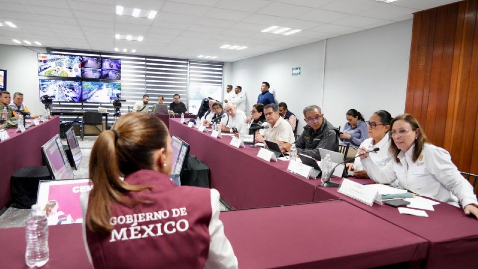 La presidenta de México y la gobernadora de Veracruz revisan los avances de los apoyos a los damnificados.