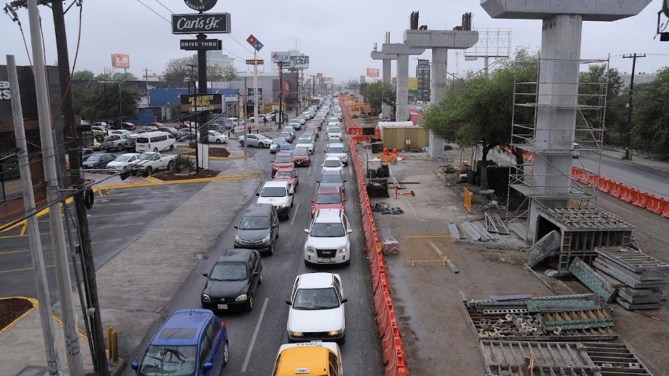 Zona de trabajos de la Línea 6 del Metro en Monterrey.