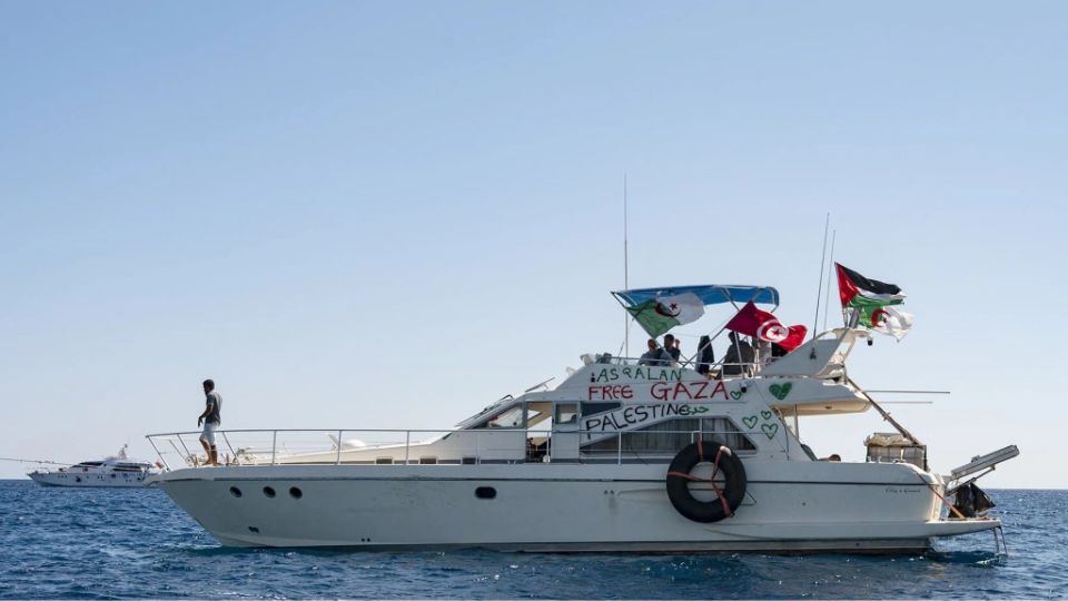 Armada israelí intercepta barcos de ayuda a Gaza.