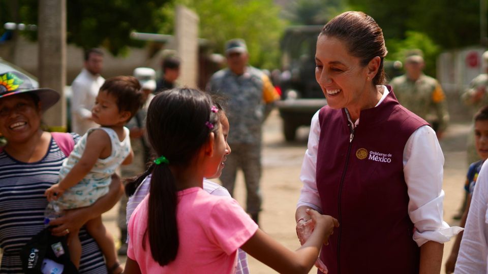 Sheinbaum anuncia segundo apoyo económico a damnificados tras supervisar zonas de lluvia.