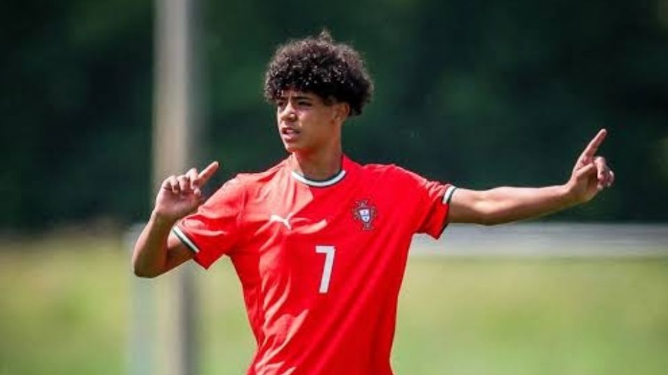 Cristiano Ronaldo Jr. usando el '7' de su padre con la selección portuguesa