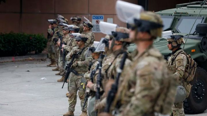 Corte de EU autoriza a Trump enviar tropas a Portland