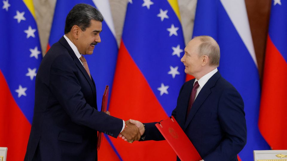 Rusia respalda a Venezuela ante 'crecientes amenazas externas'.
