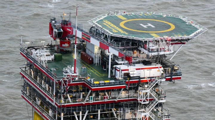 EU anuncia 'sanciones masivas' contra las dos principales petroleras rusas