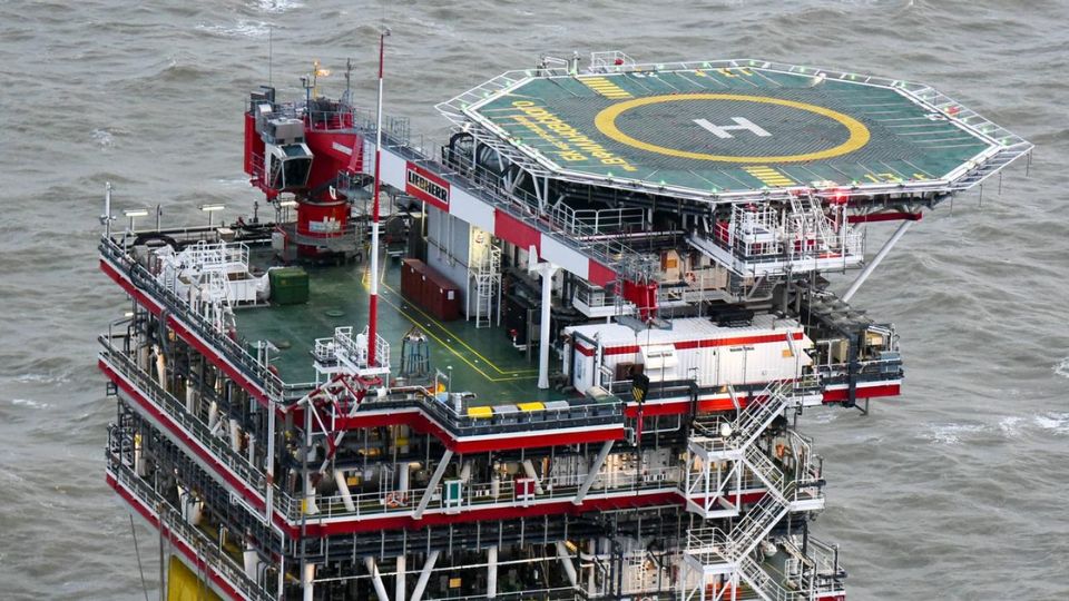 EU anuncia 'sanciones masivas' contra las dos principales petroleras rusas.