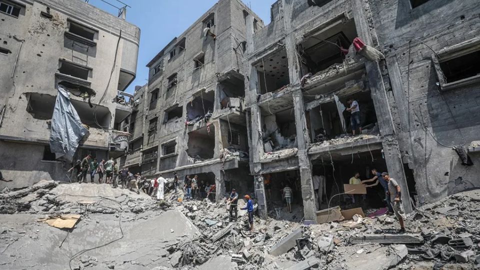 El Ejército israelí atacó Gaza, respondiendo a violaciones del alto el fuego de Hamás.