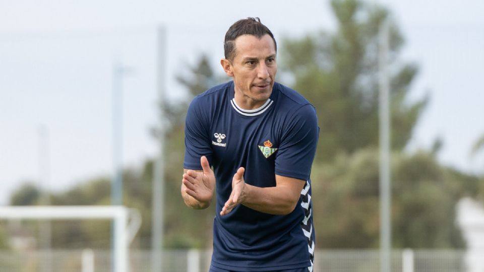 Guardado inicia funciones como entrenador formativo.