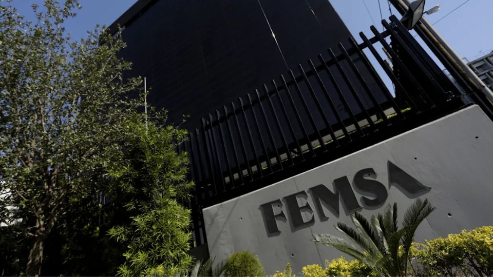 FEMSA reporta alza de 9.1% en ingresos y 6.5% en flujo operativo.